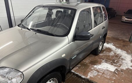 Chevrolet Niva I рестайлинг, 2015 год, 694 000 рублей, 6 фотография