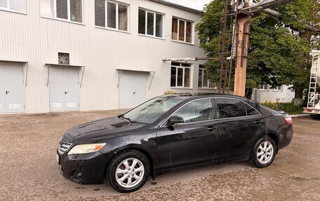 Toyota Camry, 2011 год, 890 000 рублей, 4 фотография