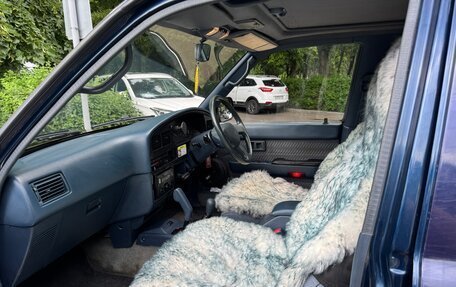 Toyota Hilux Surf III рестайлинг, 1991 год, 1 200 000 рублей, 19 фотография