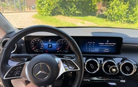 Mercedes-Benz CLA, 2023 год, 2 800 000 рублей, 10 фотография