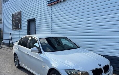 BMW 3 серия, 2011 год, 1 300 000 рублей, 4 фотография