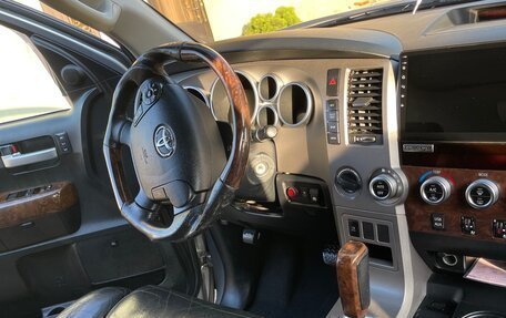 Toyota Tundra II, 2011 год, 3 200 000 рублей, 3 фотография