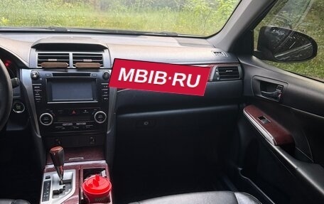 Toyota Camry, 2012 год, 1 390 000 рублей, 10 фотография