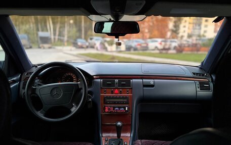 Mercedes-Benz E-Класс, 1996 год, 325 000 рублей, 28 фотография