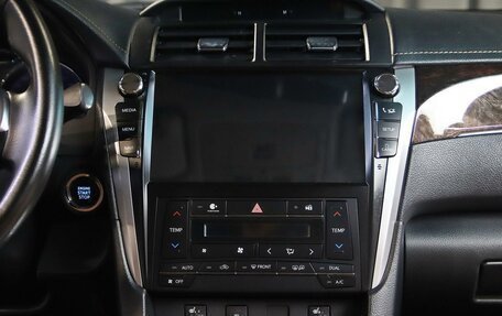 Toyota Camry, 2017 год, 1 899 000 рублей, 10 фотография