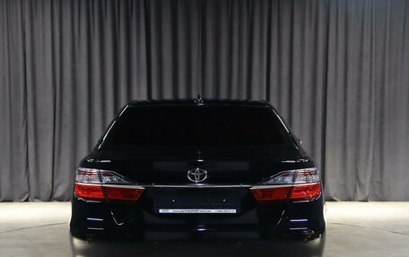 Toyota Camry, 2017 год, 1 899 000 рублей, 13 фотография