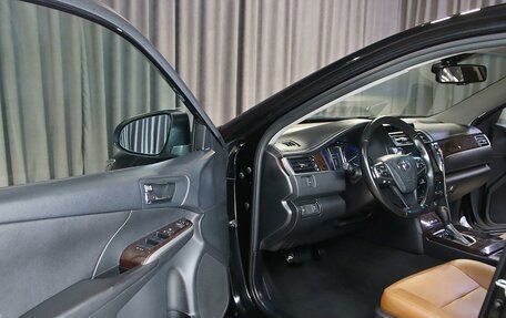 Toyota Camry, 2017 год, 1 899 000 рублей, 7 фотография