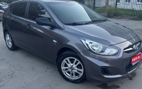 Hyundai Solaris II рестайлинг, 2013 год, 915 000 рублей, 1 фотография