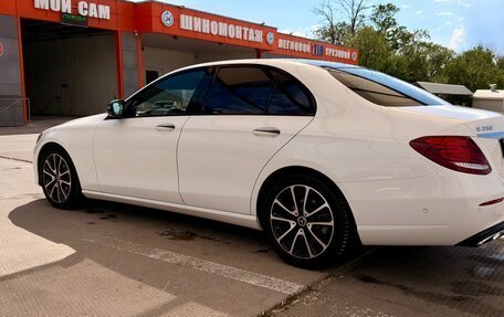 Mercedes-Benz E-Класс, 2020 год, 4 700 000 рублей, 5 фотография