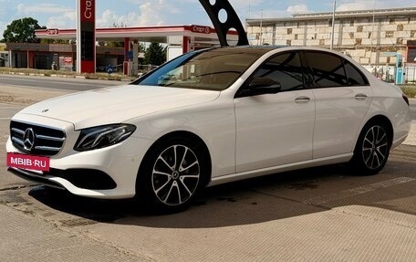Mercedes-Benz E-Класс, 2020 год, 4 700 000 рублей, 3 фотография