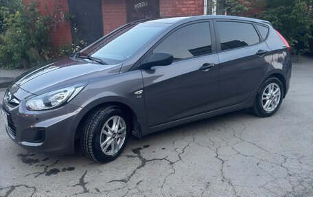 Hyundai Solaris II рестайлинг, 2013 год, 915 000 рублей, 6 фотография