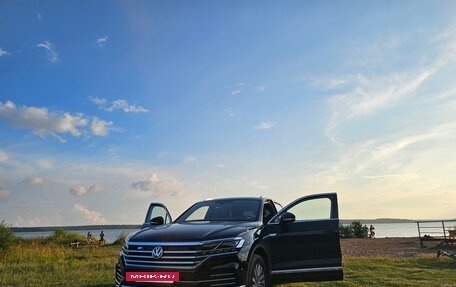 Volkswagen Touareg III, 2018 год, 4 200 000 рублей, 3 фотография