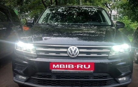 Volkswagen Tiguan II, 2018 год, 2 050 000 рублей, 8 фотография