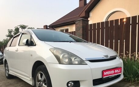 Toyota Wish II, 2005 год, 810 000 рублей, 1 фотография