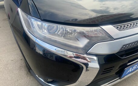 Mitsubishi Outlander III рестайлинг 3, 2020 год, 1 996 000 рублей, 11 фотография