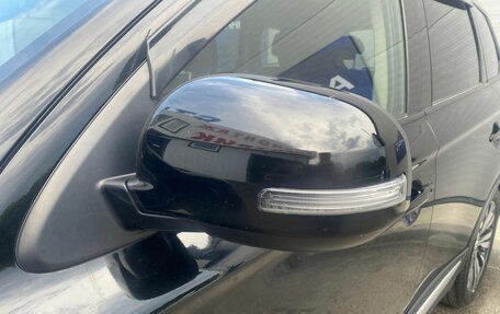 Mitsubishi Outlander III рестайлинг 3, 2020 год, 1 996 000 рублей, 13 фотография