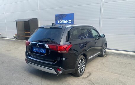 Mitsubishi Outlander III рестайлинг 3, 2020 год, 1 996 000 рублей, 6 фотография