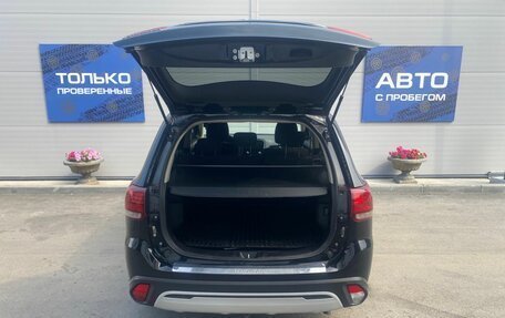 Mitsubishi Outlander III рестайлинг 3, 2020 год, 1 996 000 рублей, 8 фотография