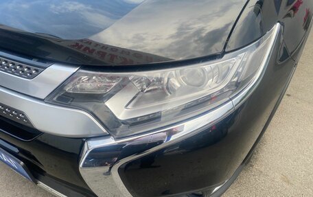 Mitsubishi Outlander III рестайлинг 3, 2020 год, 1 996 000 рублей, 12 фотография