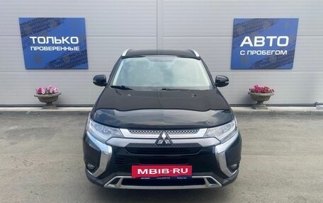 Mitsubishi Outlander III рестайлинг 3, 2020 год, 1 996 000 рублей, 2 фотография