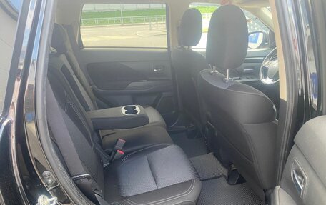 Mitsubishi Outlander III рестайлинг 3, 2020 год, 1 996 000 рублей, 20 фотография