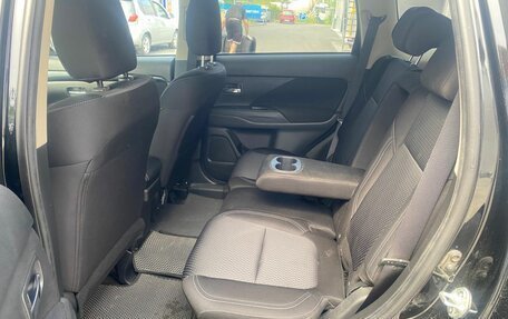 Mitsubishi Outlander III рестайлинг 3, 2020 год, 1 996 000 рублей, 19 фотография