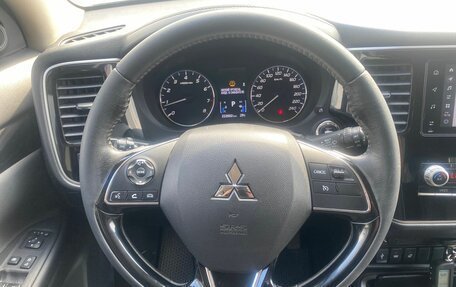 Mitsubishi Outlander III рестайлинг 3, 2020 год, 1 996 000 рублей, 25 фотография