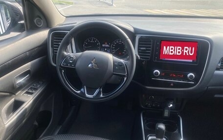 Mitsubishi Outlander III рестайлинг 3, 2020 год, 1 996 000 рублей, 23 фотография