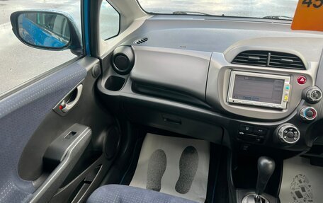 Honda Fit III, 2010 год, 799 999 рублей, 14 фотография