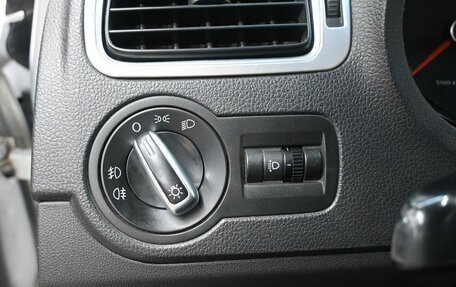 Volkswagen Polo VI (EU Market), 2011 год, 799 900 рублей, 17 фотография