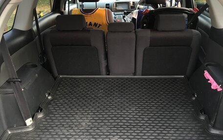 Toyota Wish II, 2005 год, 810 000 рублей, 11 фотография