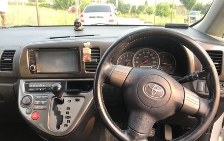 Toyota Wish II, 2005 год, 810 000 рублей, 18 фотография