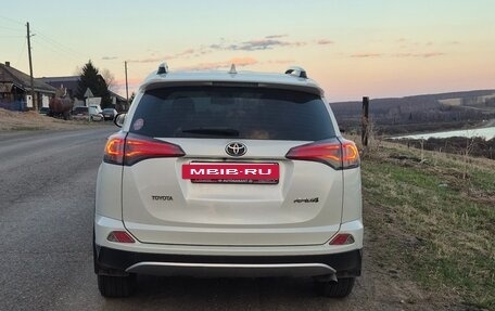 Toyota RAV4, 2015 год, 1 800 000 рублей, 4 фотография