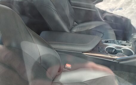 Toyota Camry, 2019 год, 2 700 000 рублей, 3 фотография