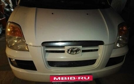 Hyundai Starex I рестайлинг, 2005 год, 530 000 рублей, 2 фотография