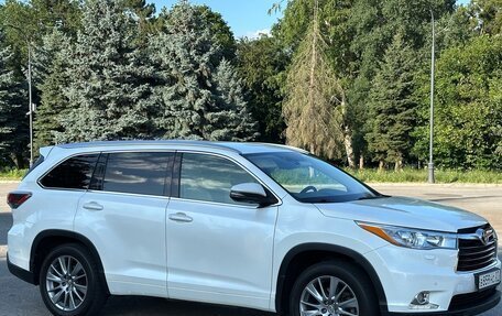 Toyota Highlander III, 2014 год, 2 400 000 рублей, 4 фотография
