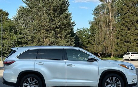 Toyota Highlander III, 2014 год, 2 400 000 рублей, 6 фотография