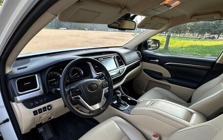 Toyota Highlander III, 2014 год, 2 400 000 рублей, 11 фотография