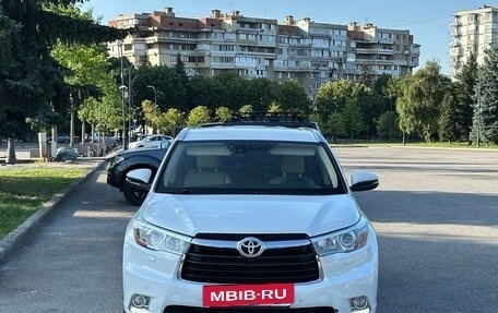 Toyota Highlander III, 2014 год, 2 400 000 рублей, 3 фотография