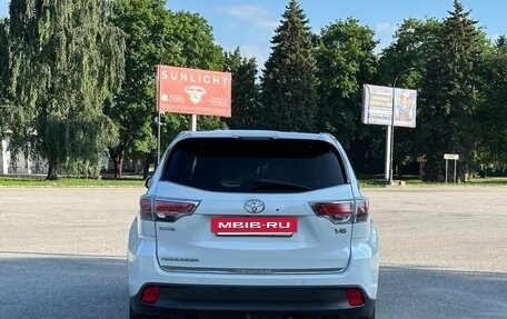 Toyota Highlander III, 2014 год, 2 400 000 рублей, 8 фотография