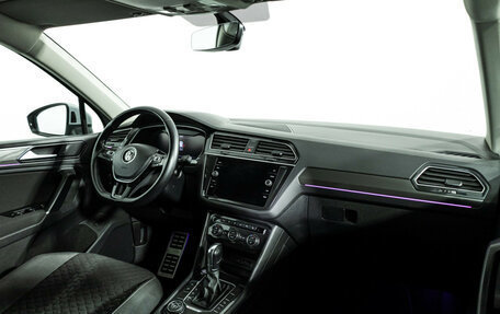 Volkswagen Tiguan II, 2018 год, 2 099 700 рублей, 10 фотография