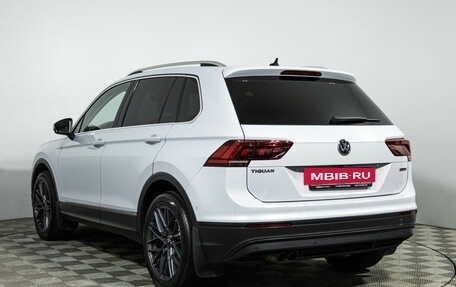 Volkswagen Tiguan II, 2018 год, 2 099 700 рублей, 8 фотография