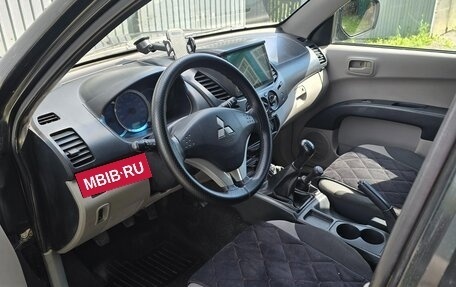 Mitsubishi L200 IV рестайлинг, 2011 год, 1 300 000 рублей, 6 фотография