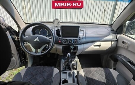 Mitsubishi L200 IV рестайлинг, 2011 год, 1 300 000 рублей, 8 фотография