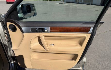 Volkswagen Touareg III, 2003 год, 550 000 рублей, 11 фотография