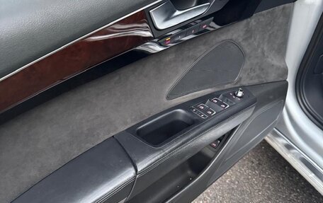 Audi A8, 2012 год, 1 300 000 рублей, 10 фотография