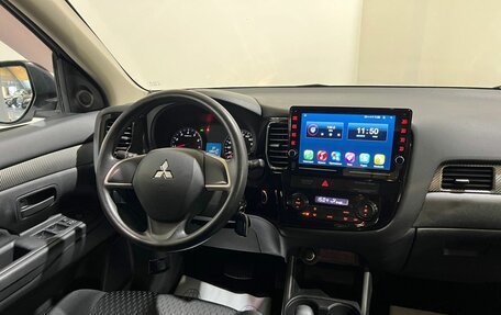 Mitsubishi Outlander III рестайлинг 3, 2012 год, 1 300 000 рублей, 12 фотография
