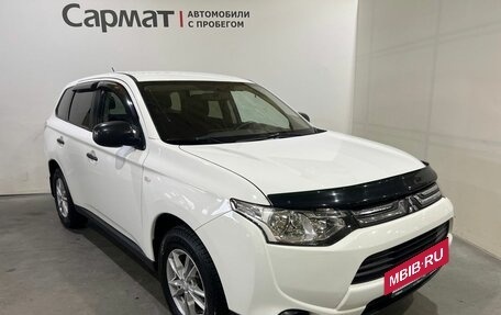 Mitsubishi Outlander III рестайлинг 3, 2012 год, 1 300 000 рублей, 2 фотография
