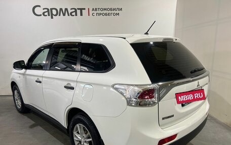 Mitsubishi Outlander III рестайлинг 3, 2012 год, 1 300 000 рублей, 6 фотография