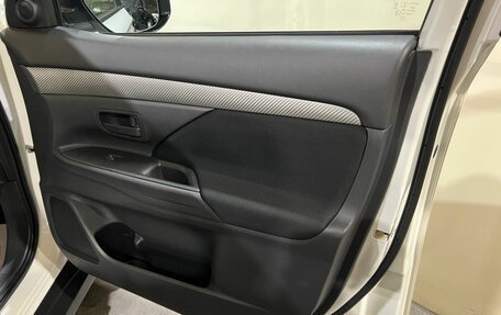 Mitsubishi Outlander III рестайлинг 3, 2012 год, 1 300 000 рублей, 30 фотография